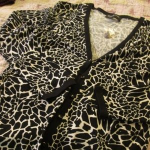 JONES NEW YORK, NWOT, MEDIUM SWEATER, QUALITY ITEM